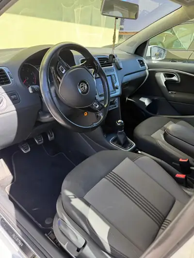 Volkswagen Polo 1.2 TSI 90 — Citadine fiable, 116'000 km, sans sinistre — tableau de bord