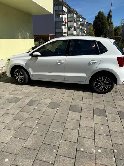 Volkswagen Polo 1.2 TSI 90 — Citadine fiable, 116'000 km, sans sinistre — intérieur
