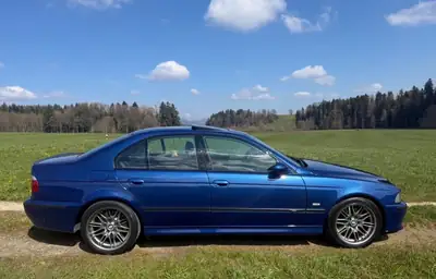 BMW M5 E39 Facelift — Berline sportive de légende, 400 ch et boîte manuelle — côté