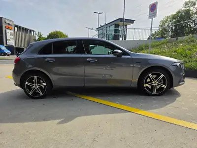Mercedes-Benz A 250 e Progressive — Citadine hybride rechargeable, 115'000 km, sans accident — intérieur