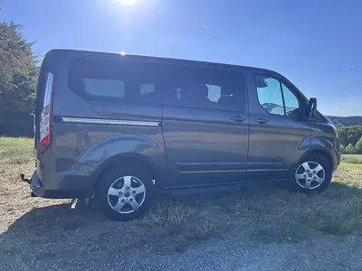 Ford Tourneo Custom 290 L1H1 Sport — Monospace utilitaire 8 places, diesel économe — rear view