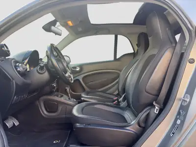 Smart Fortwo Brabus Twinmatic 2016 — Citadine sport compacte, entretien suivi — Miniatura 9