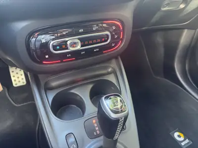 Smart Fortwo Brabus Twinmatic 2016 — Citadine sport compacte, entretien suivi — Miniatura 13