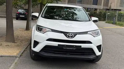 Toyota RAV-4 2.0 Trend Multidrive S — SUV polyvalent, transmission automatique intégrale — vista esterna