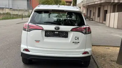 Toyota RAV-4 2.0 Trend Multidrive S — SUV polyvalent, transmission automatique intégrale — fianco