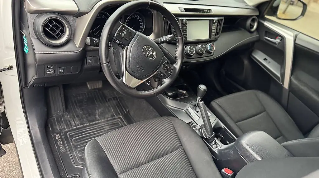 Toyota RAV4 occasion Crans — 4