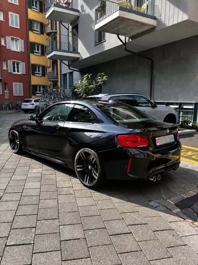 BMW M2 F87 LCI — Coupé sportif 370 ch, boîte manuelle, entretien BMW — side view
