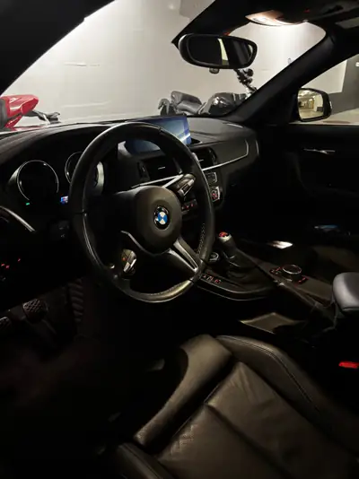 BMW M2 F87 LCI — Coupé sportif 370 ch, boîte manuelle, entretien BMW — dashboard
