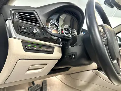 BMW 520d xDrive Luxury Line — Berline premium diesel, traction intégrale, 75 000 km — Armaturenbrett