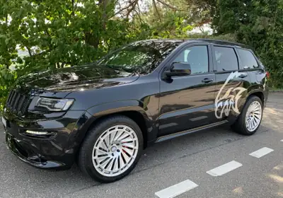Jeep Grand Cherokee 6.4 V8 HEMI SRT8 — Muscle SUV américain, 468 ch pure performance — interni