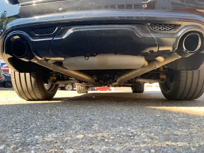 Jeep Grand Cherokee 6.4 V8 HEMI SRT8 — Muscle SUV américain, 468 ch pure performance — Miniatura 7