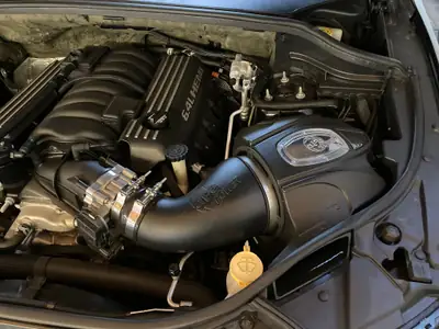 Jeep Grand Cherokee 6.4 V8 HEMI SRT8 — Muscle SUV américain, 468 ch pure performance — Miniatura 13