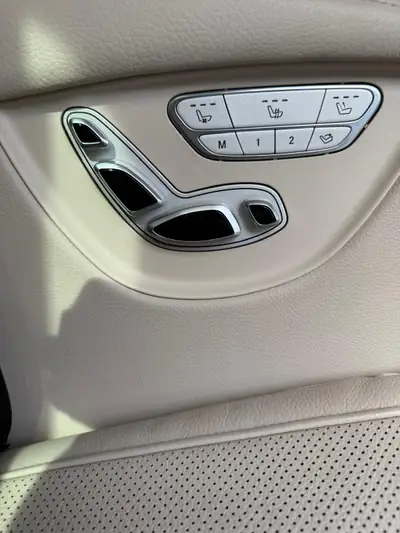 Mercedes-Benz V 250 d BlueTec — Monospace premium diesel, 6 places confort — interior