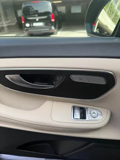 Mercedes-Benz V 250 d BlueTec — Monospace premium diesel, 6 places confort — Thumbnail 8