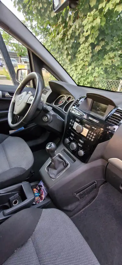 Opel Zafira 1.7 CDTI eFLEX Enjoy — Monospace 7 places, diesel économe — vista posteriore