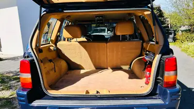 Jeep Grand Cherokee 5.2 V8 Limited — Légende SUV des années 90, moteur muscle américain — intérieur