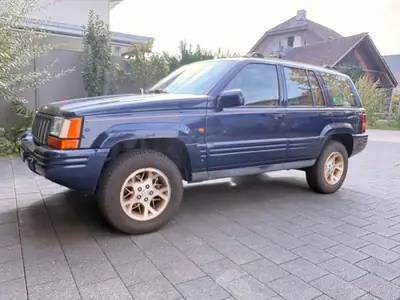 Jeep Grand Cherokee 5.2 V8 Limited — Légende SUV des années 90, moteur muscle américain — Miniature 9