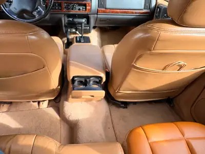 Jeep Grand Cherokee 5.2 V8 Limited — Légende SUV des années 90, moteur muscle américain — Miniature 8