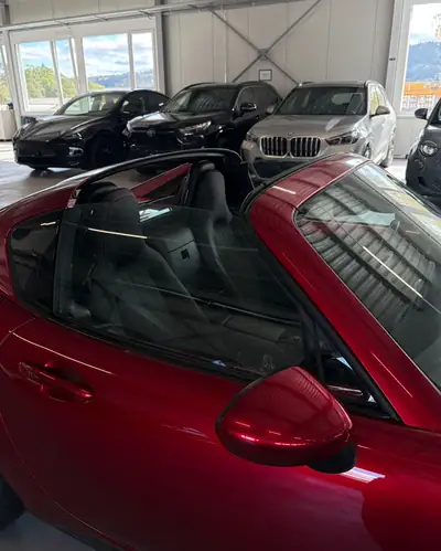 Mazda MX-5 2.0 RF Targa Skyactiv — Roadster élégant, toit rigide rétractable, 33 000 km — côté