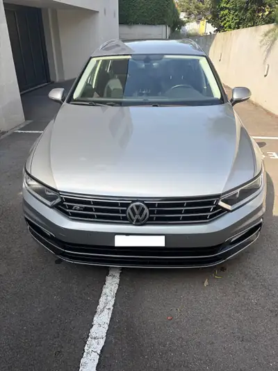 VW Passat 2.0 TDI 150 R Line — Monospace efficient, 169 000 km — vue extérieure