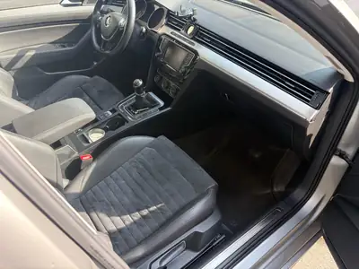 VW Passat 2.0 TDI 150 R Line — Monospace efficient, 169 000 km — détail