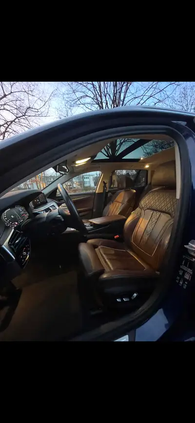 BMW 530d xDrive Touring — Break diesel performant, 240 000 km, historique impeccable — intérieur