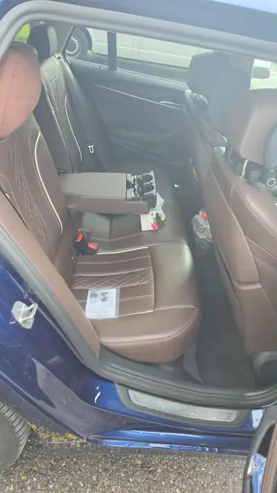 BMW 530d xDrive Touring — Break diesel performant, 240 000 km, historique impeccable — Miniature 8
