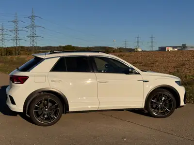 VW T-ROC 2.0 TSI R 300 ch — SUV sportif Intégral, échappement Akrapović premium — côté