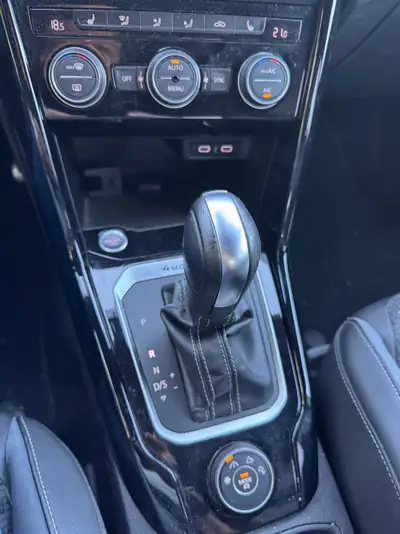 VW T-ROC 2.0 TSI R 300 ch — SUV sportif Intégral, échappement Akrapović premium — Miniature 8