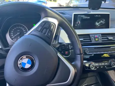 BMW X1 18d xDrive 2016 — SUV compact diesel, équipement premium, faibles émissions — interior