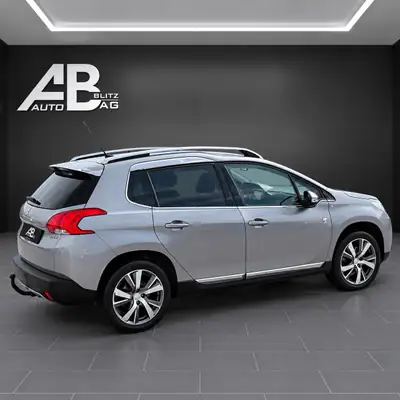Peugeot 2008 Crossway 120 PS — SUV urbain économique, 1ère main, entretien récent — cruscotto