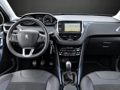 Peugeot 2008 Crossway 120 PS — SUV urbain économique, 1ère main, entretien récent — Miniatura 11