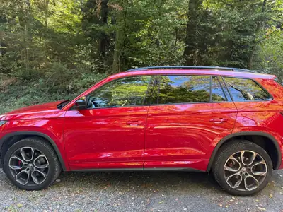 Skoda Kodiaq 2.0 Bi-TDI 240 RS DSG — SUV performant tout-terrain, 145'000 km — side view