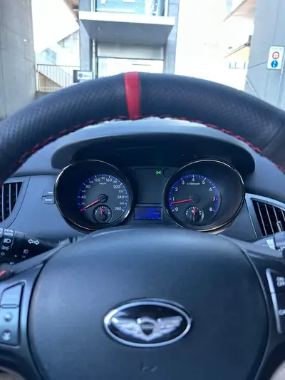Hyundai Genesis 3.8 V6 — Coupé sportif, 303 ch et design premium affirmé — arrière