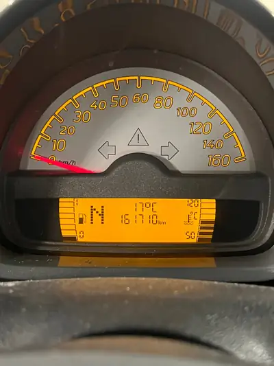 Smart Fortwo 1000 71 Pulse MHD — Cabriolet urbain économique, 162'000 km — intérieur