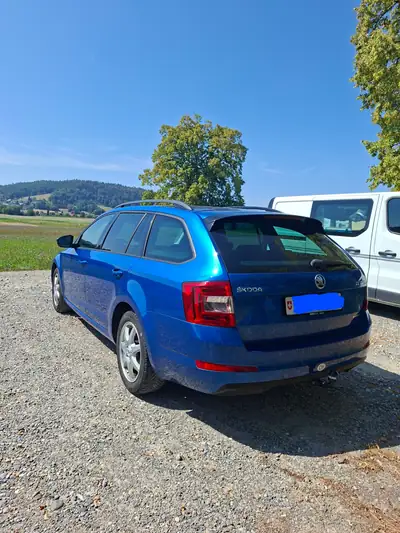 Skoda Octavia 1.6 TDI 110 GreenLine — Break économe, entretien réduit — vista posteriore