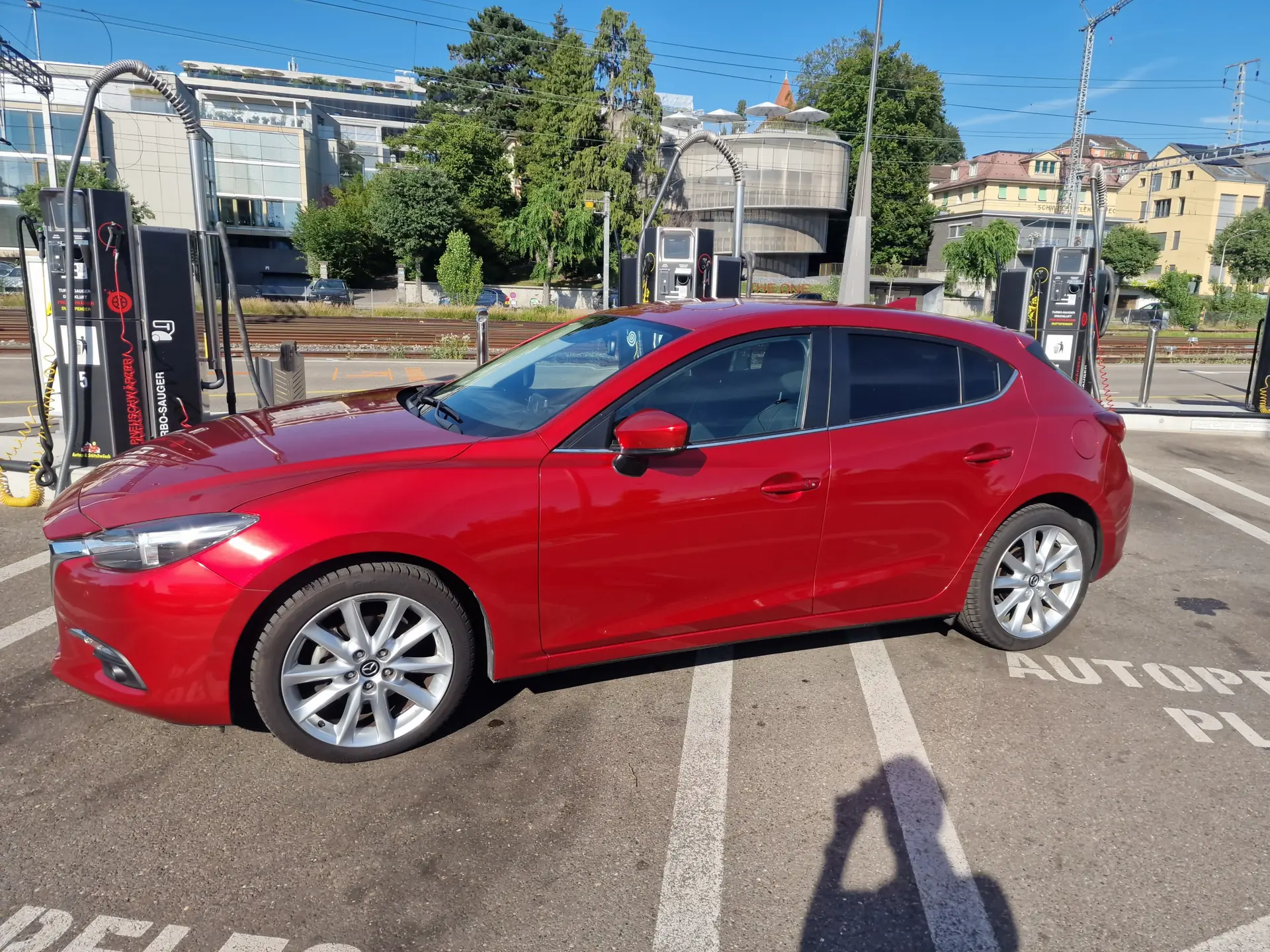Mazda 3 2.0 120 Revolution — Berline dynamique, peu kilométrée et fiable — vue extérieure