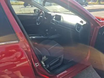 Mazda 3 2.0 120 Revolution — Berline dynamique, peu kilométrée et fiable — tableau de bord