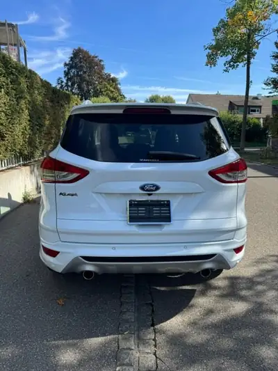 Ford Kuga 2.0 TDCi 180 Titanium S — SUV diesel robuste, 82'000 km, sans sinistre — vista posteriore
