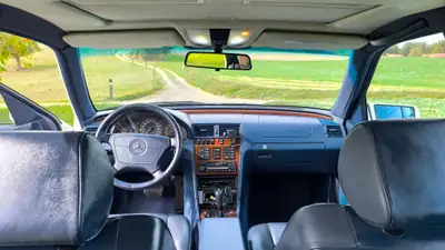 Mercedes-Benz C 280 Eleganz — Berline de prestige années 90, entretien exemplaire — fianco