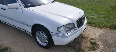 Mercedes-Benz C 280 Eleganz — Berline de prestige années 90, entretien exemplaire — Miniatura 9