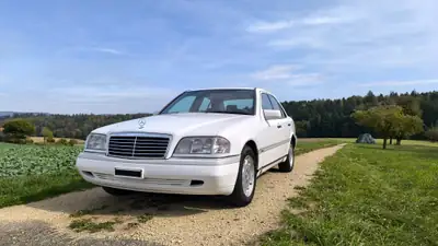 Mercedes-Benz C 280 Eleganz — Berline de prestige années 90, entretien exemplaire — Miniatura 18