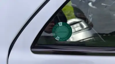 Mercedes-Benz C 280 Eleganz — Berline de prestige années 90, entretien exemplaire — Miniatura 19