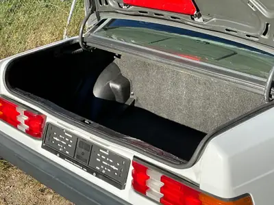 Mercedes-Benz 190 E 2.0 1987 — Berline de légende, expertise vétéran, toit ouvrant — Thumbnail 11