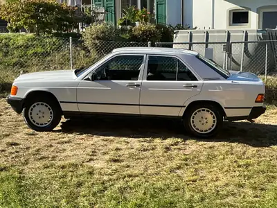 Mercedes-Benz 190 E 2.0 1987 — Berline de légende, expertise vétéran, toit ouvrant — Thumbnail 15