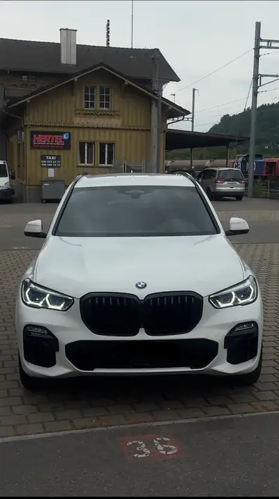 BMW X5 40i xDrive — SUV premium 7 places, 340 ch et seulement 59 000 km — Seitenansicht