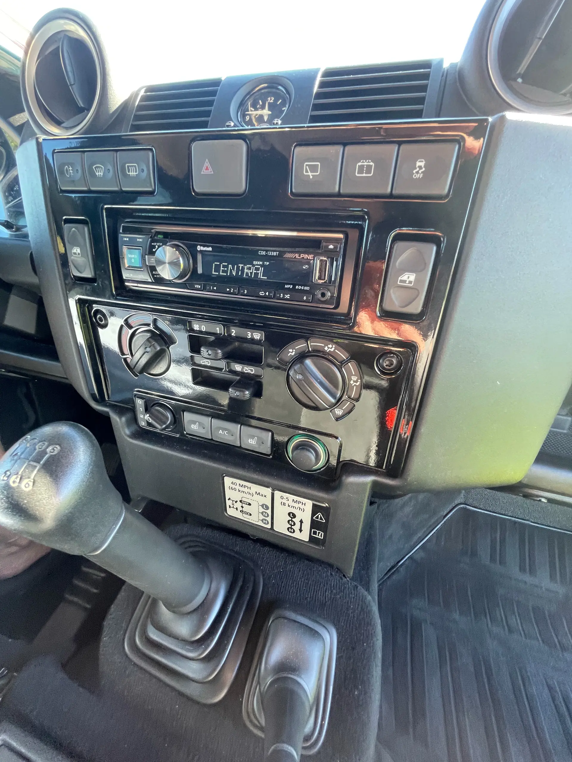 Land Rover Defender 2015 occasion Cham — 5