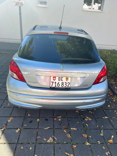 Peugeot 207 1.6 16V Sport — Berline compacte fiable, 121'000 km, sans sinistre — detail