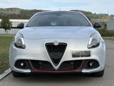 Alfa Romeo Giulietta 1.4 TB Sprint — Berline dynamique, 36 000 km seulement — vue extérieure