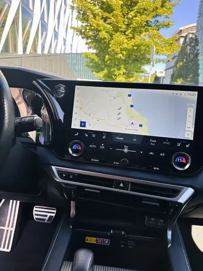 Lexus RX 500h F-Sport — SUV hybride haute performance, 46'000 km seulement — tableau de bord
